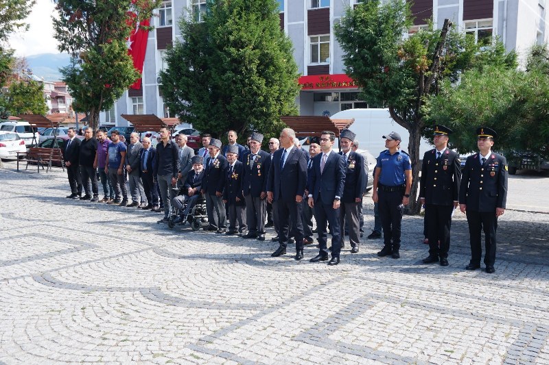  İLÇEMİZDE 19 EYLÜL GAZİLER GÜNÜ TÖRENLE KUTLANDI: